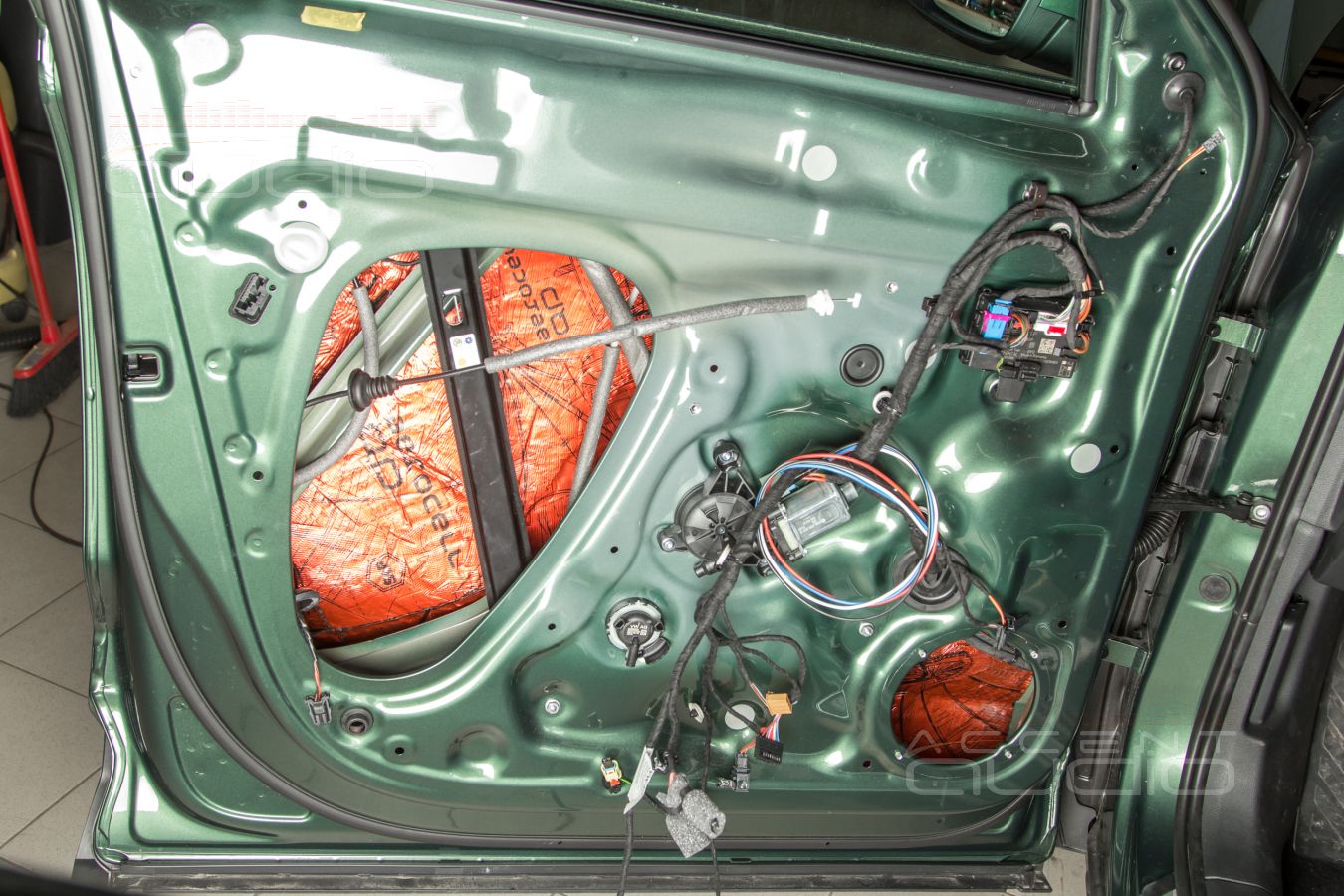 Шумоизоляция Skoda Kodiaq новыми материалами STP AEROCELL