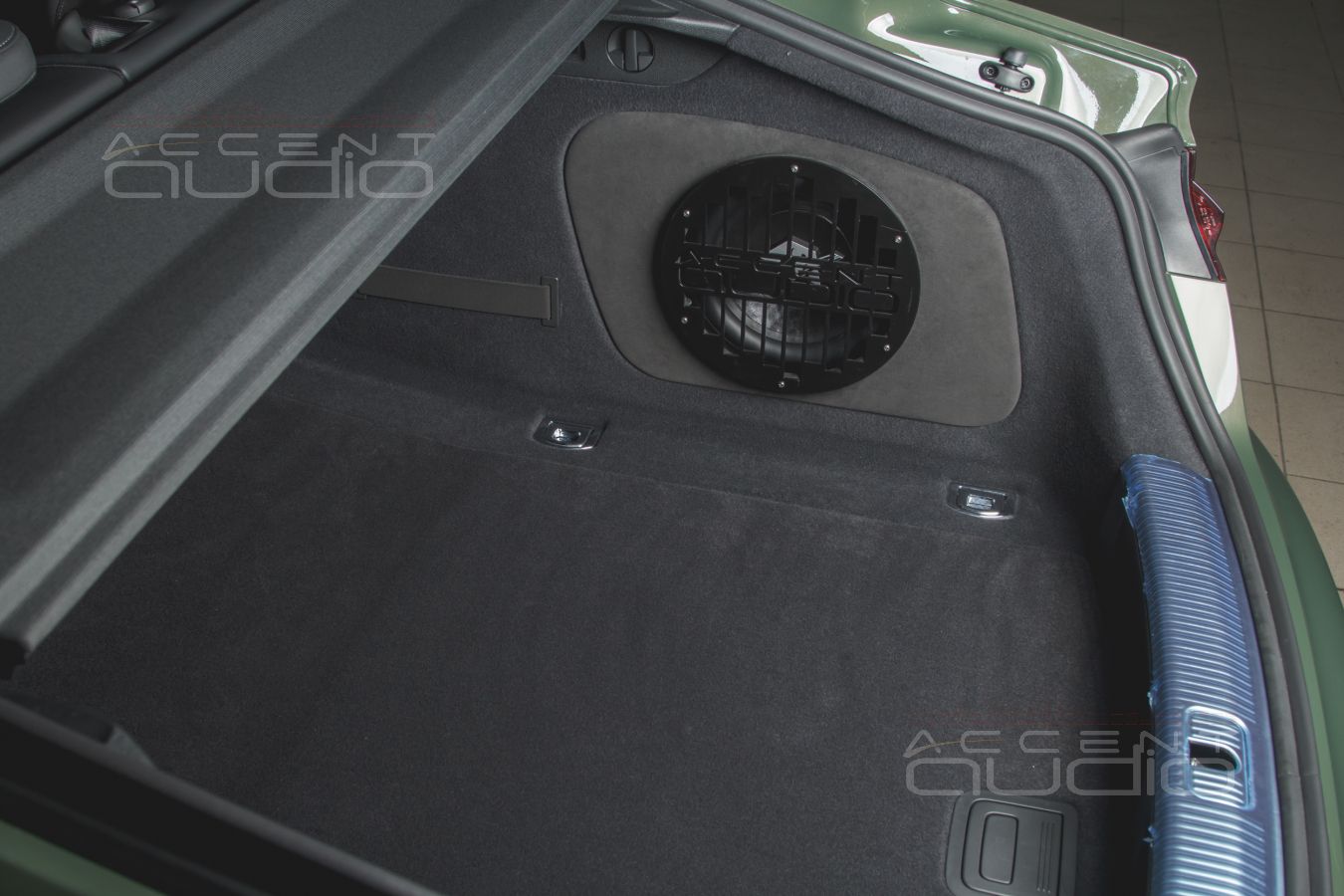 Сабвуфер – конечно же встроенный, специально для Audi A5 2021 Корпус-стелс из 15 мм фанеры, внешняя