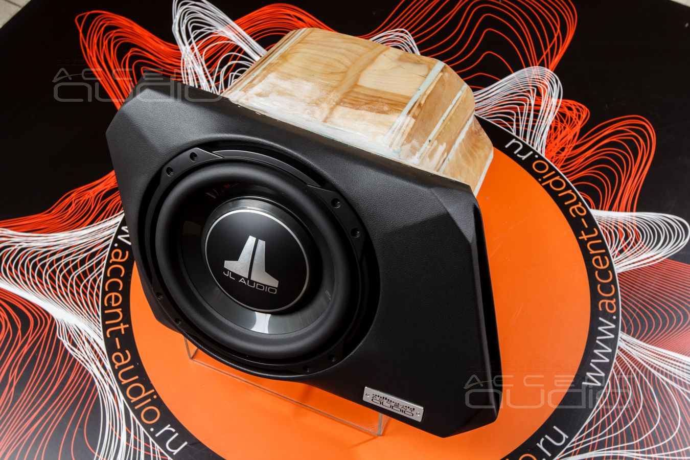 Новое решение: настоящий сабвуфер-стелс для Audi Q8