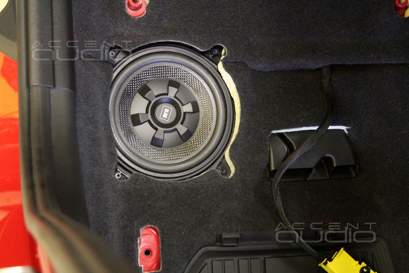 Подсидельные вуферы Blam BM200 XF – под сидения.