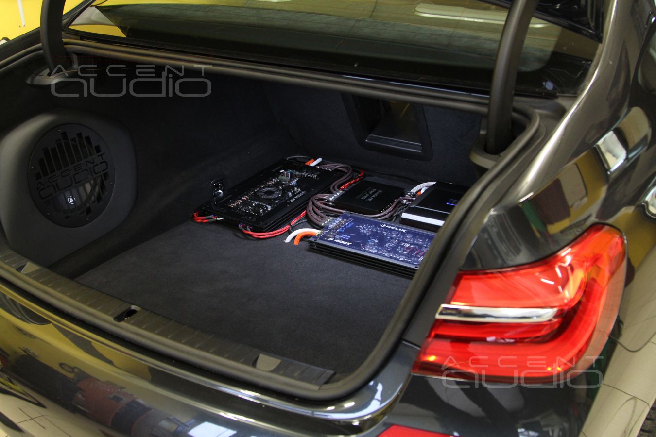 Установка усилителей и аудиопроцессора Helix в BMW 730LD