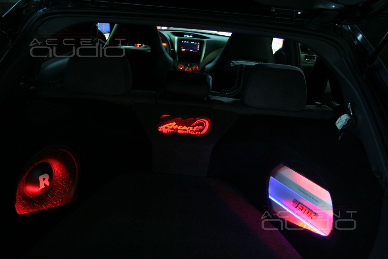 Subaru WRX STI: займите весь багажник пожалуйста !