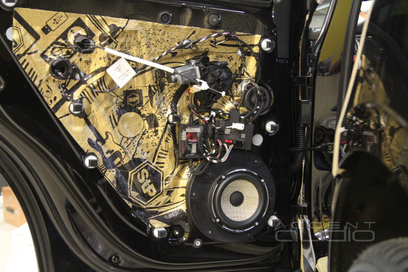 Тыловая акустика Focal Performance PS165F и ее установка