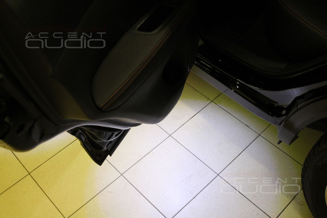 Дополнительный свет при открытии дверей