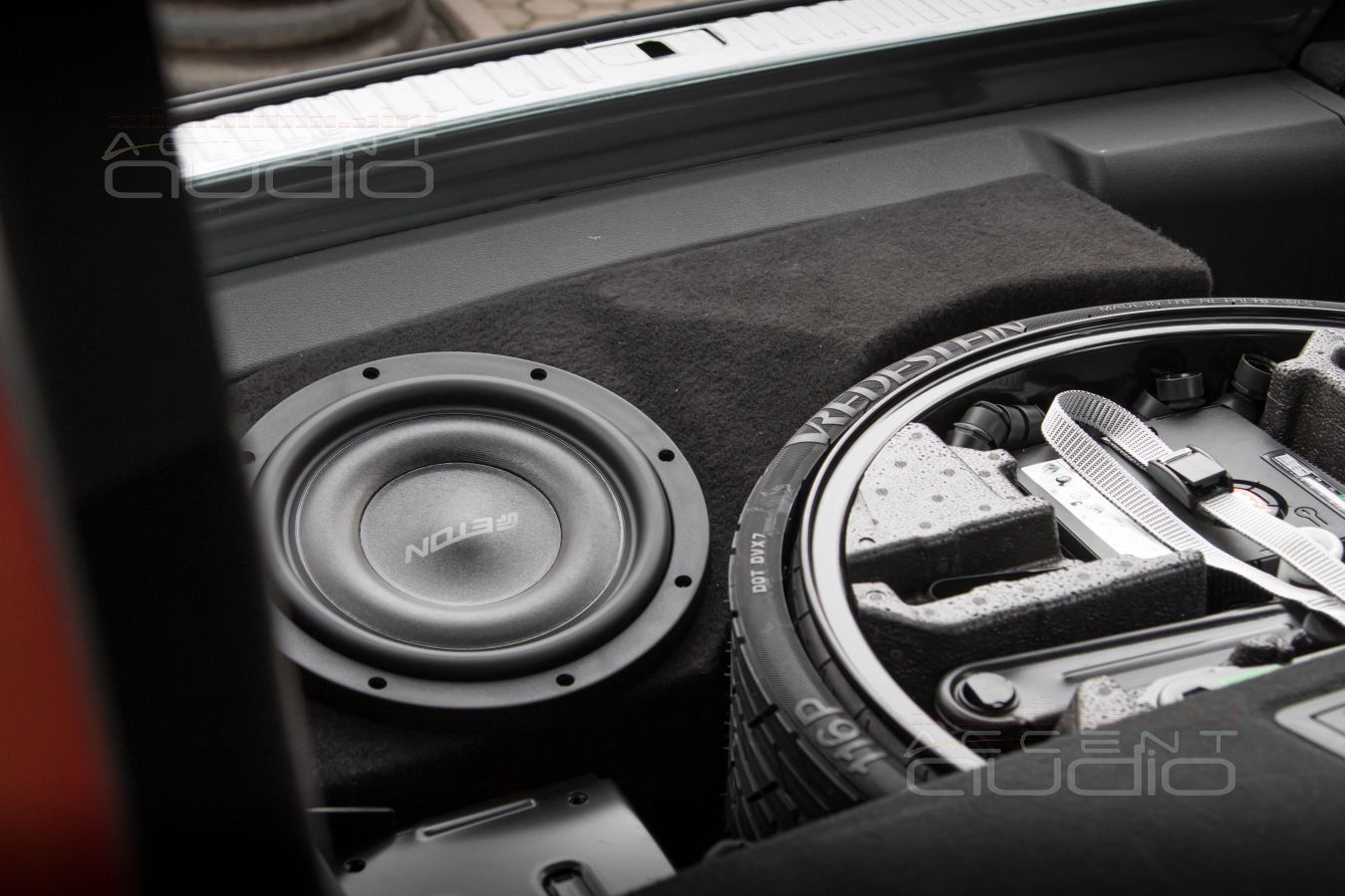 Правильная установка внутрипольного сабвуфера Eton в Audi SQ8