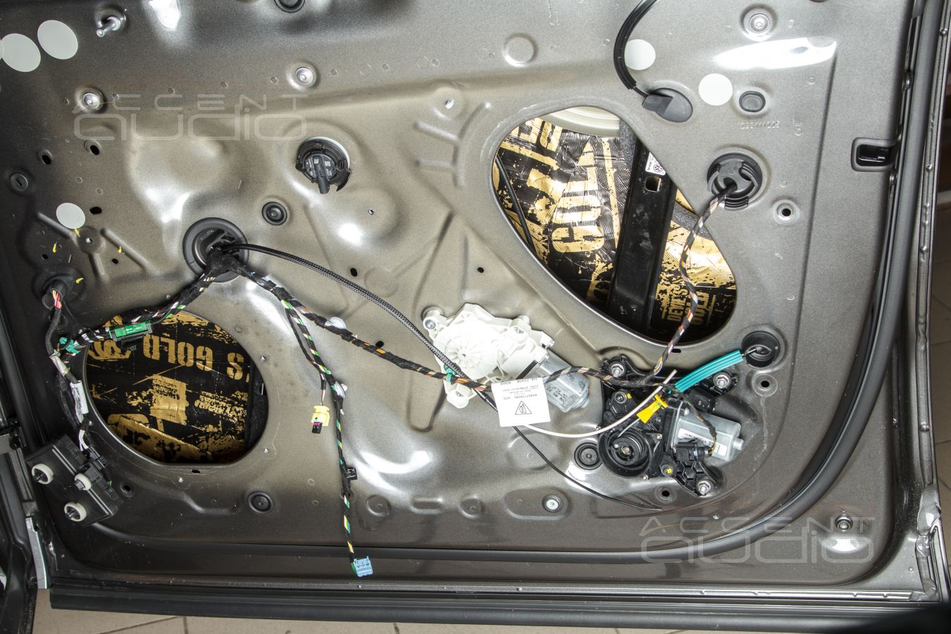 Аудиоподготовка и установка мидбасовых динамиков Brax GL6 в Porsche Cayenne Coupe