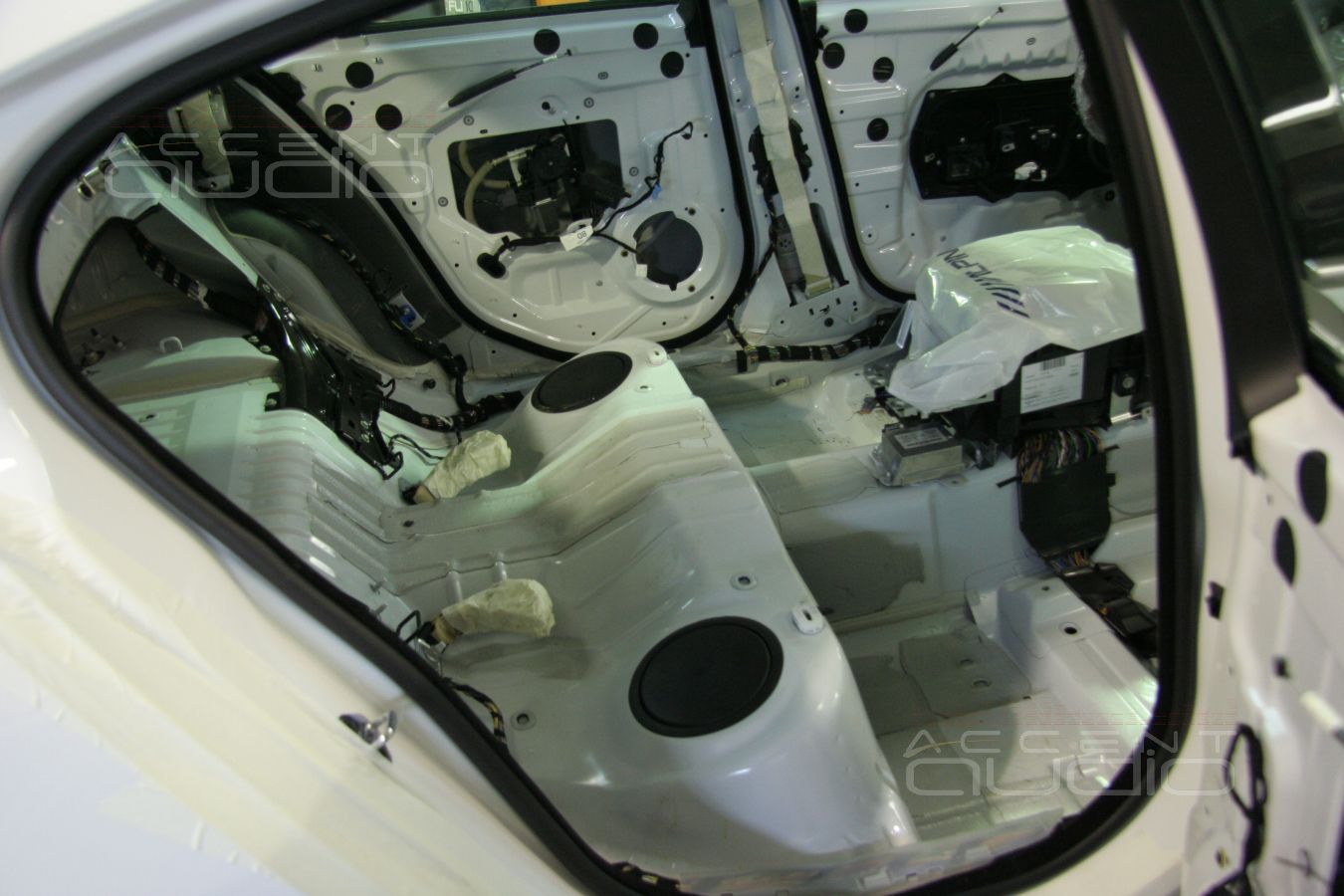 Виброизоляция кузова Jaguar XF