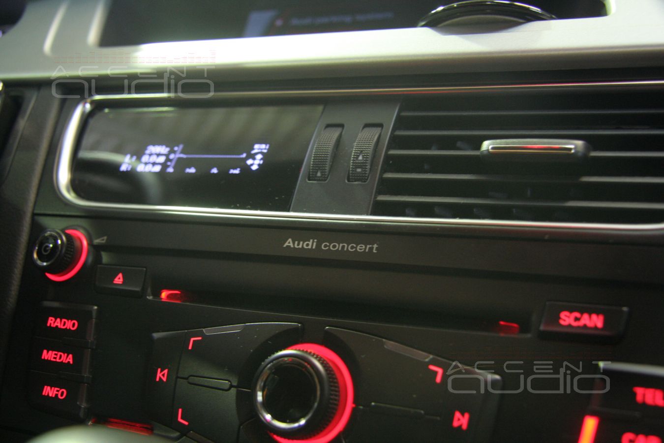 Оригинальная установка Pioneer DEX-P99RS в Audi