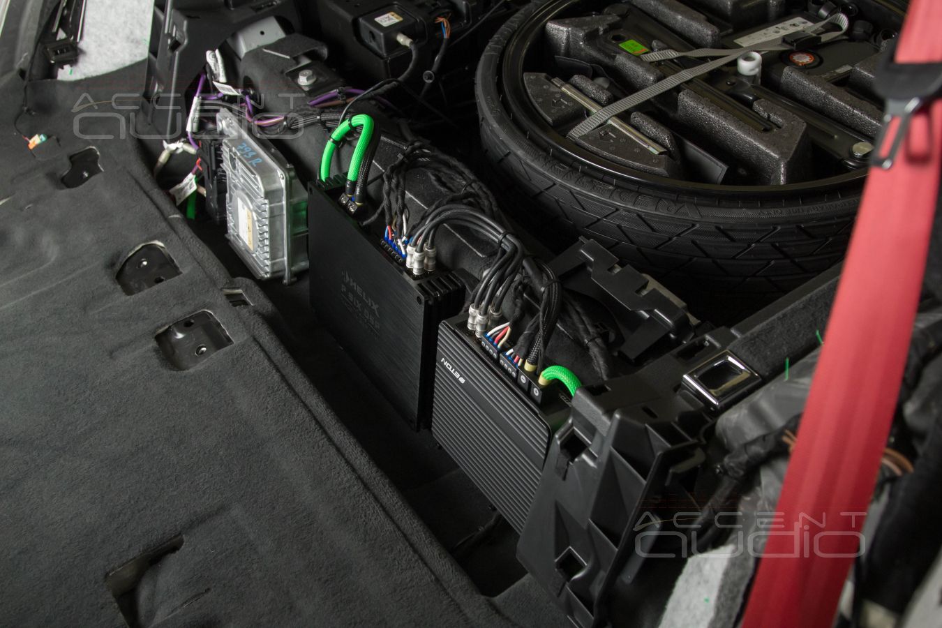 Лучше заводского: изящный, технологичный монтаж усилителей в Audi SQ8