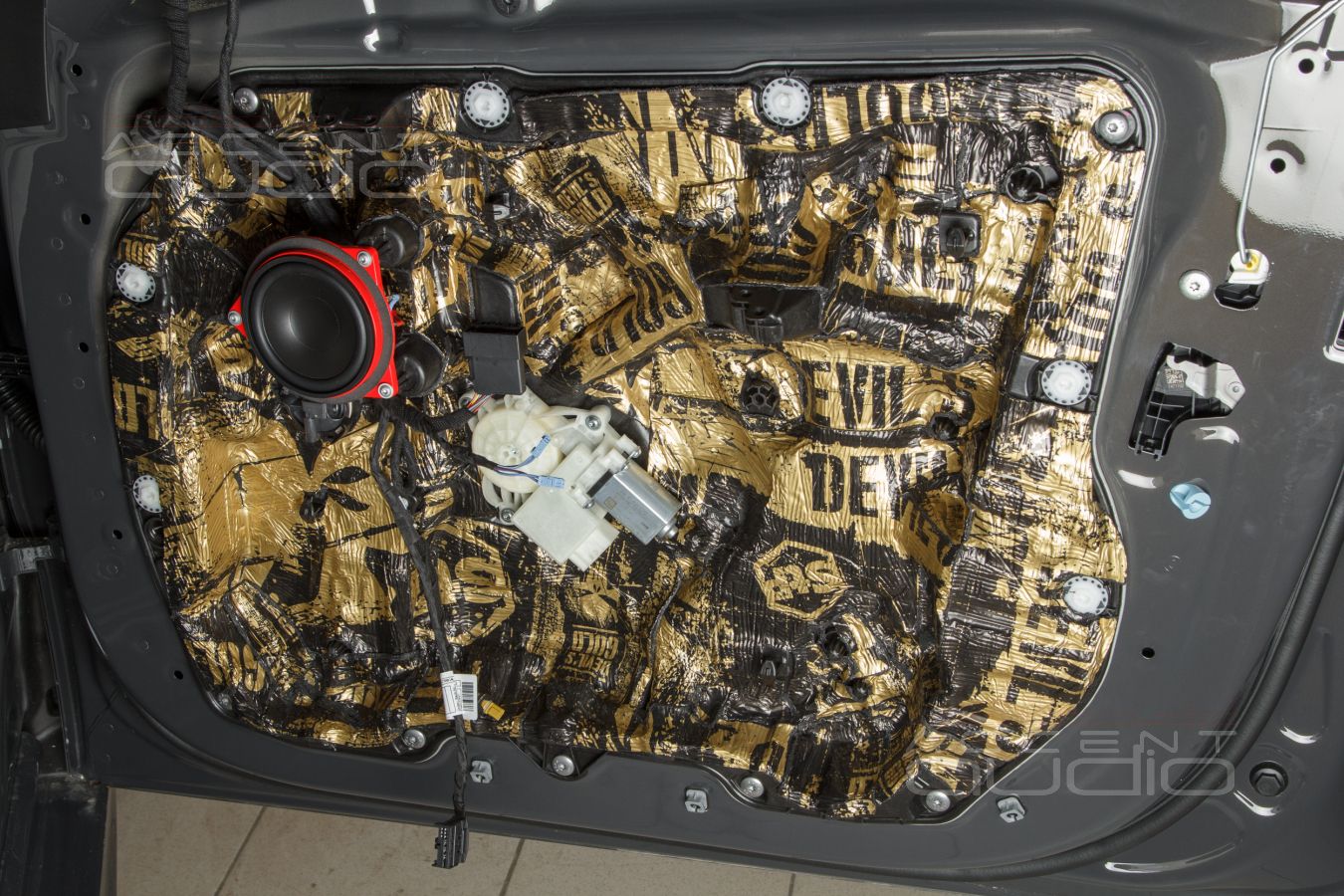 Установка ESB Audio BMW Front 100 в BMW X6 III (G06)