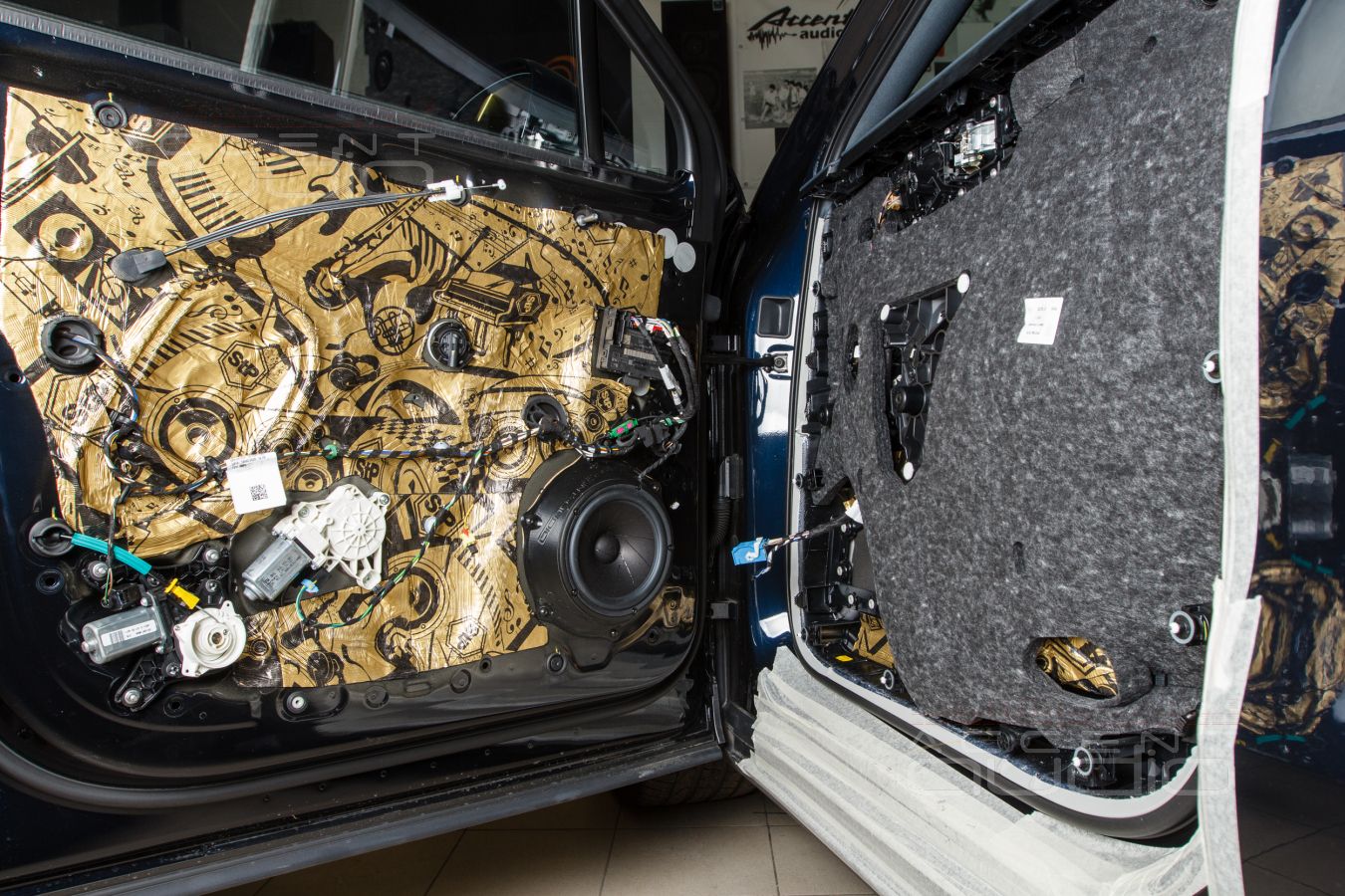 Аудиоподготовка дверей и установка мидбасов ScanSpeak в Porsche Cayenne Coupe
