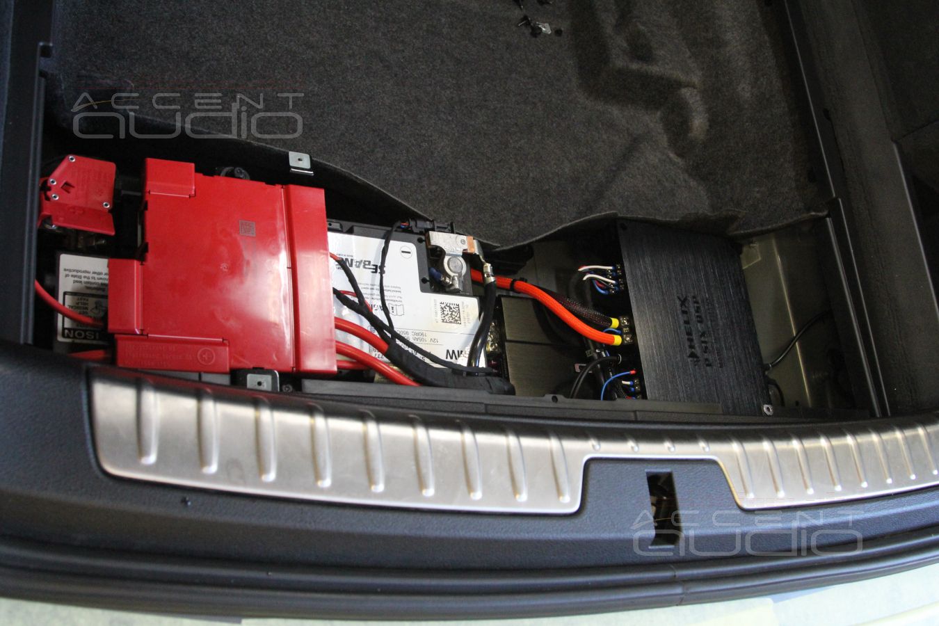 Усилители в BMW X6 можно разместить компактно !