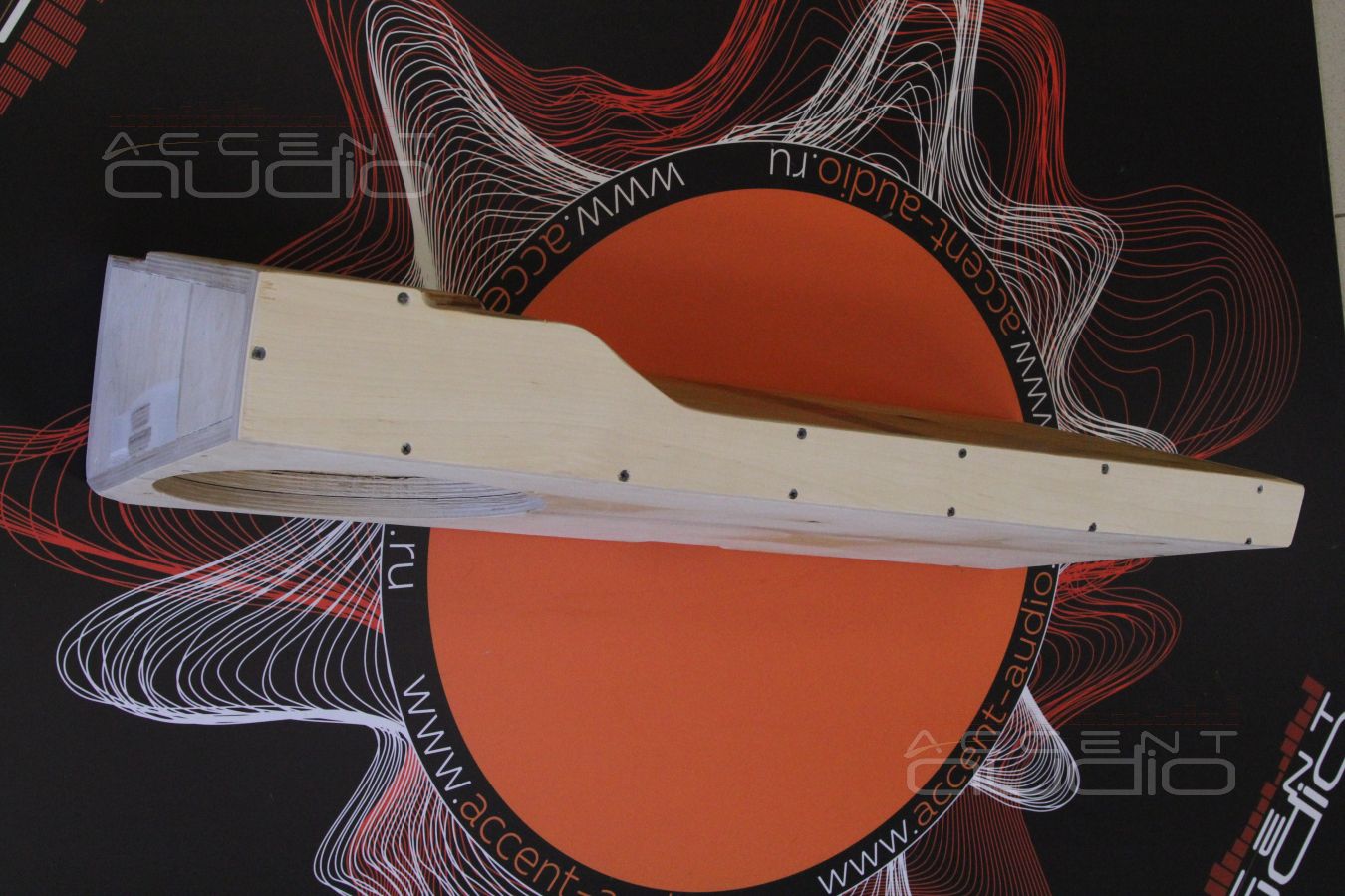 А как так сделан этот сабвуфер ?