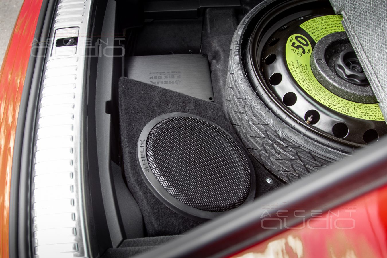 Усилители и сабвуфер – всё в одном подполье: интеграция компонентов в Audi E-Tron