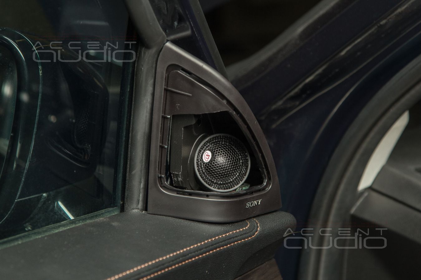 Невидимки: подиумы под твитеры Dego в Exeed