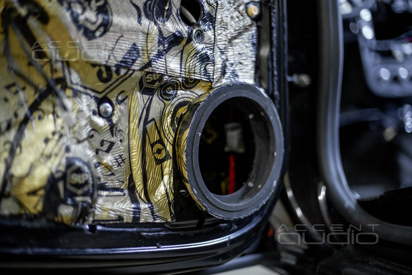 Аудиоподготовка дверей и установка акустики Focal MW ES165K (HPVE1078) в Renault Duster