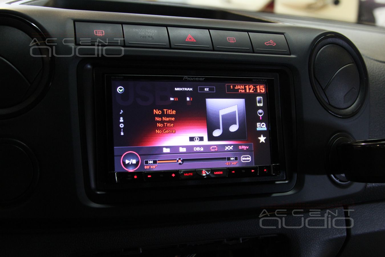 Лучшая мультимедиа станция Pioneer AVH-P8400BT в Volkswagen Amarok