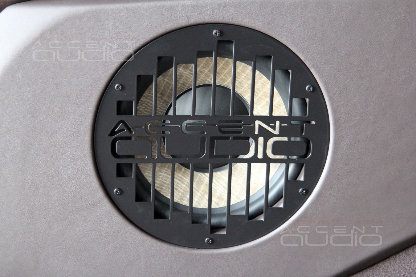 Сабвуфер-стелс