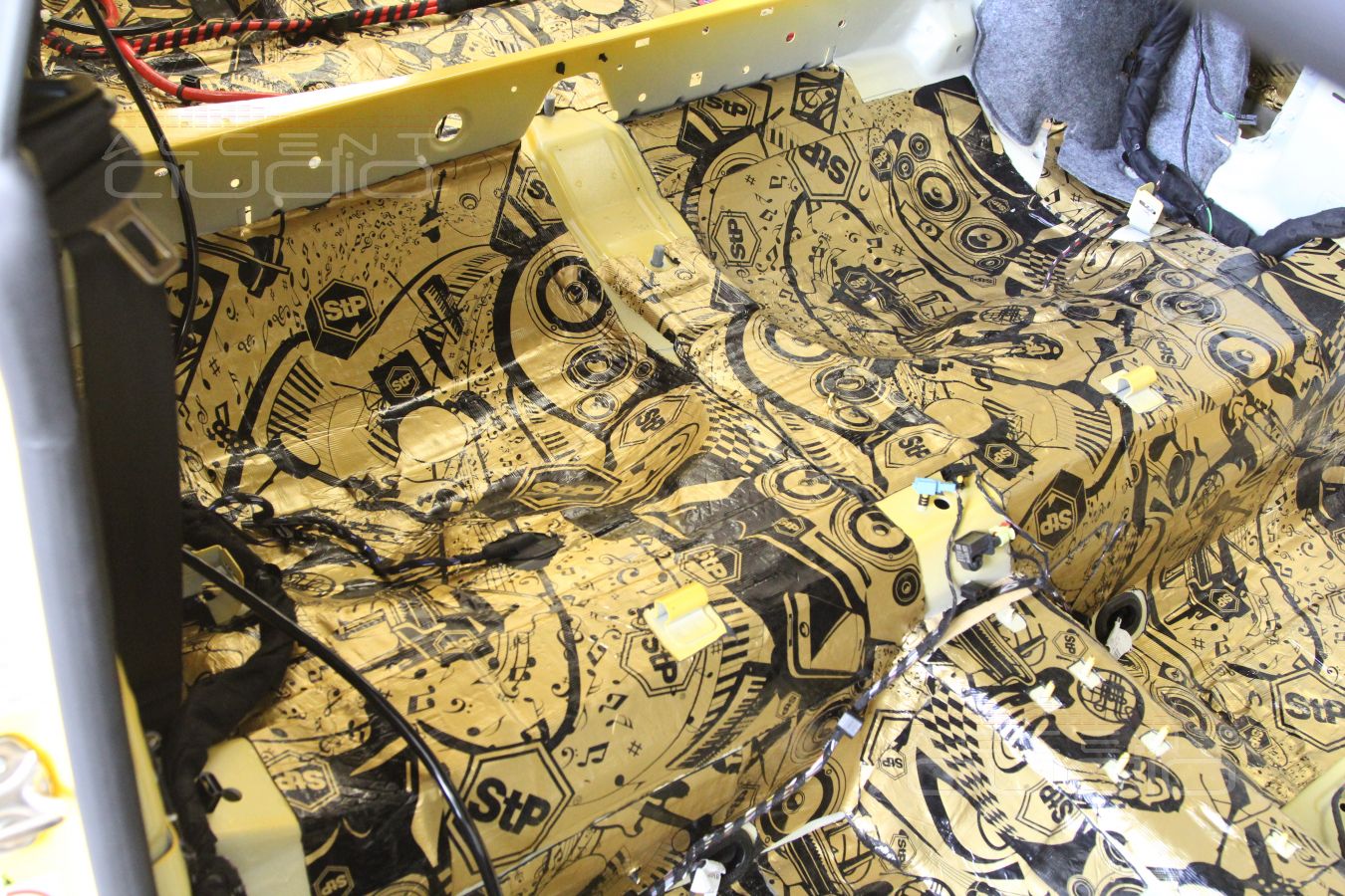 Шумо-виброизоляция кузова Audi TT