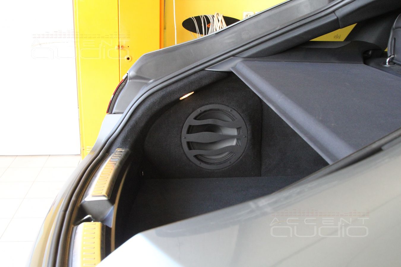 Сабвуфер стелс в Mercedes-Benz GLE Coupe