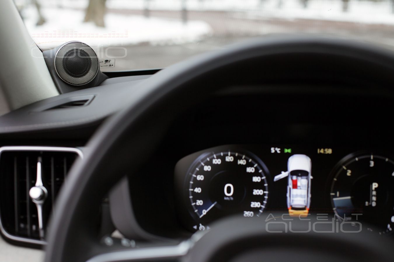 Подиумы под твитеры Brax NOX28 в дизайне Volvo XC60