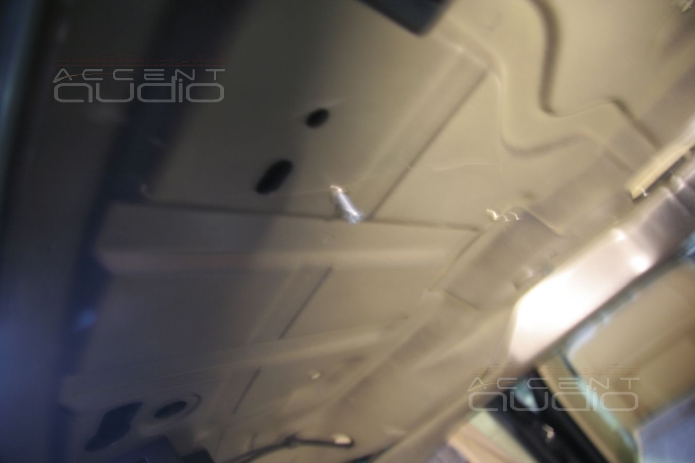 Шестиканальный усилитель Audison LRx 6.9 в BMW 330i E90