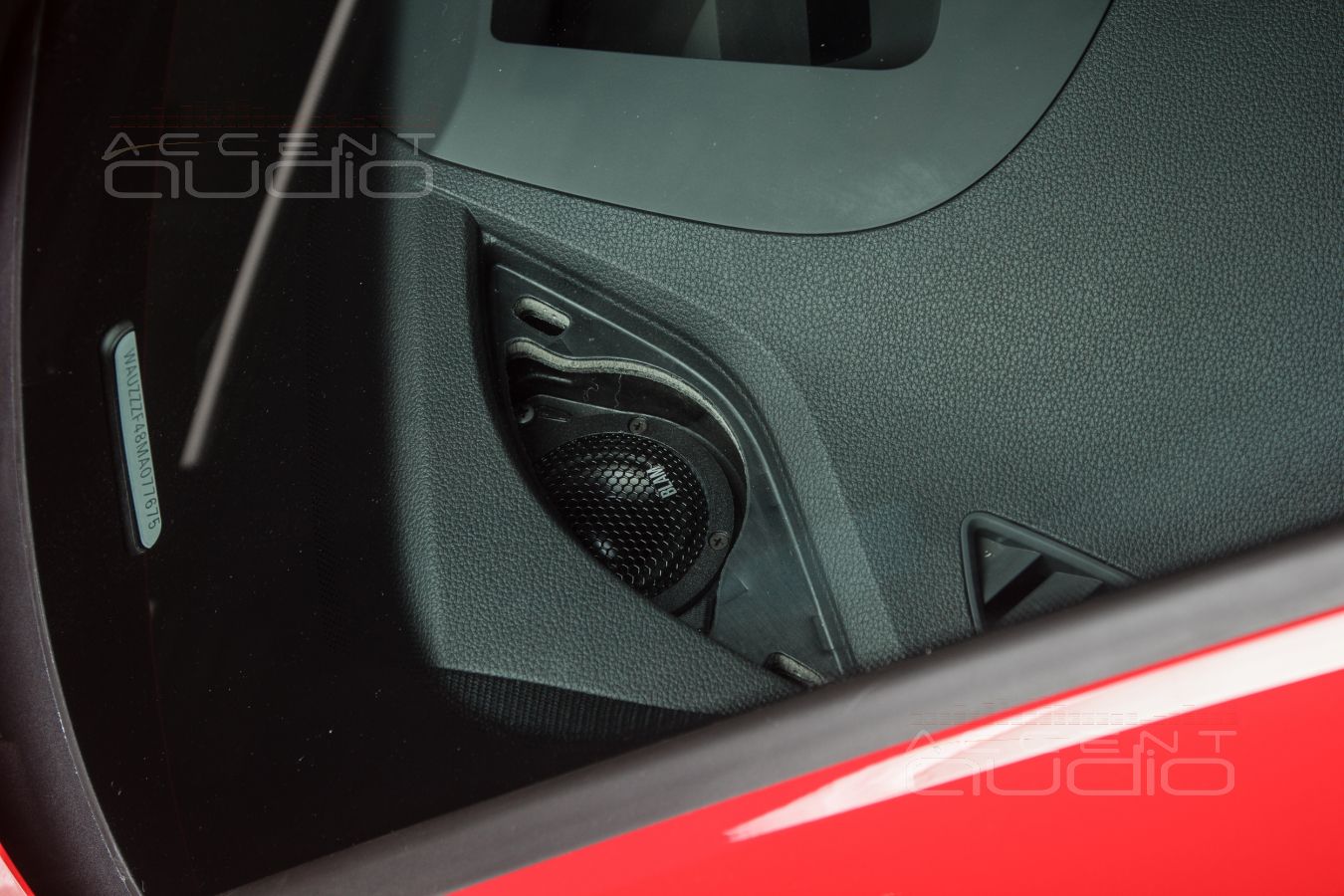 Среднечастотные динамики Blam LFR50 вместо штатных пищалок в Audi A4 Avant 2021