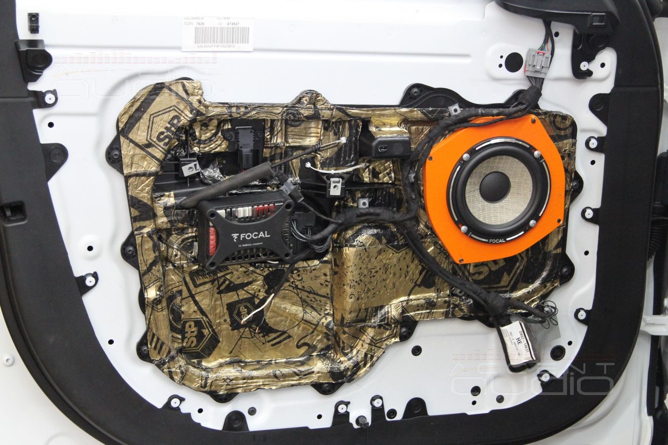 Установка трехполосной акустики Focal в Range Rover Sport