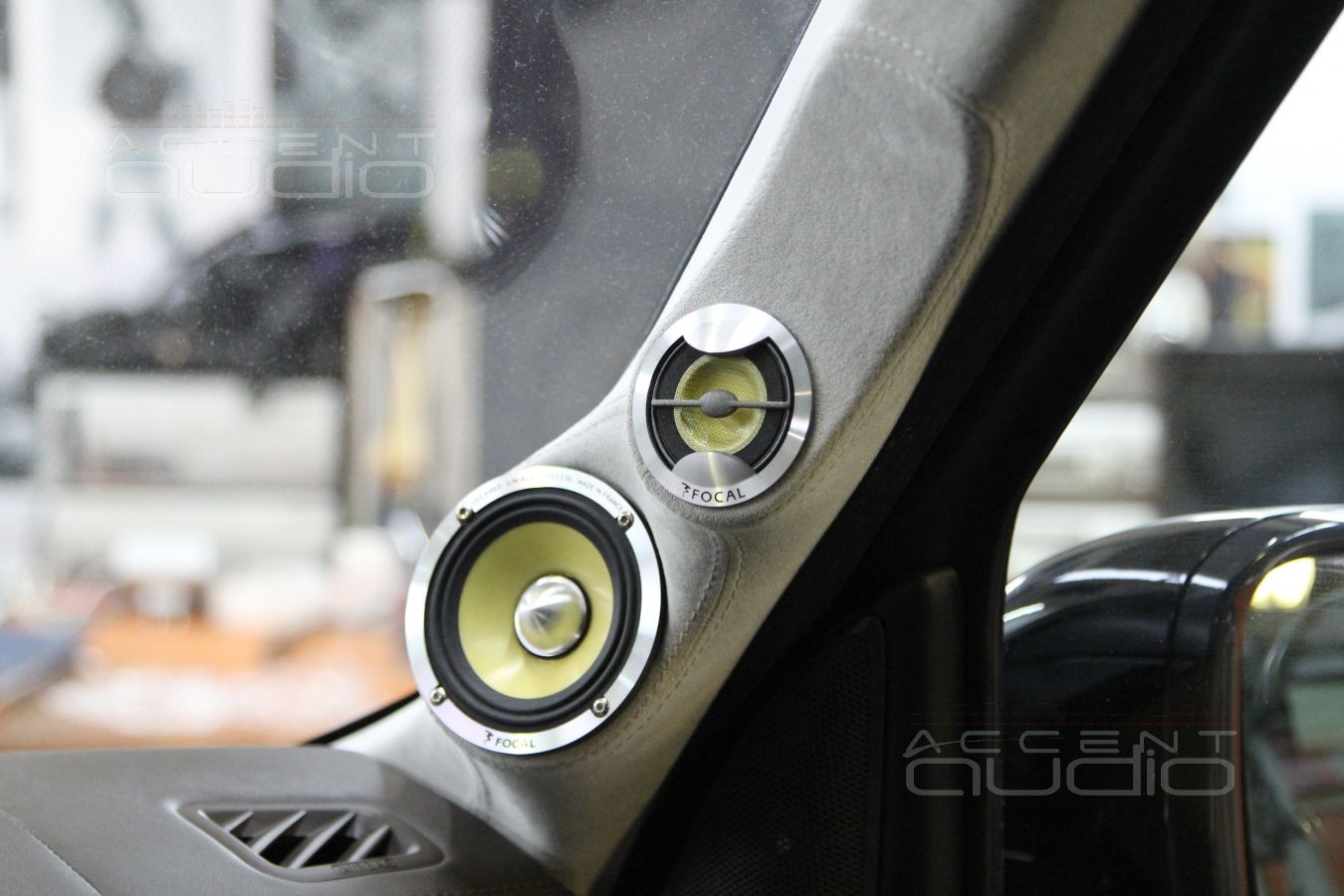 Установка акустики в Range Rover Discovery: изготовление подиумов