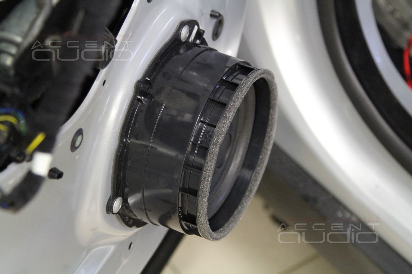 Разбираемся с заводскими системами в разных комплектациях Range Rover Velar