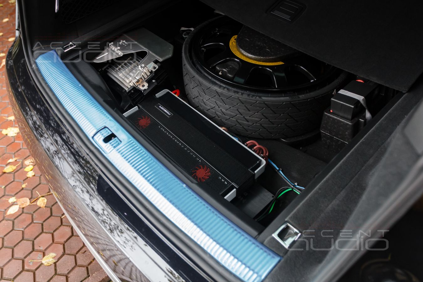 Установка усилителей и аудиопроцессора в Audi SQ7