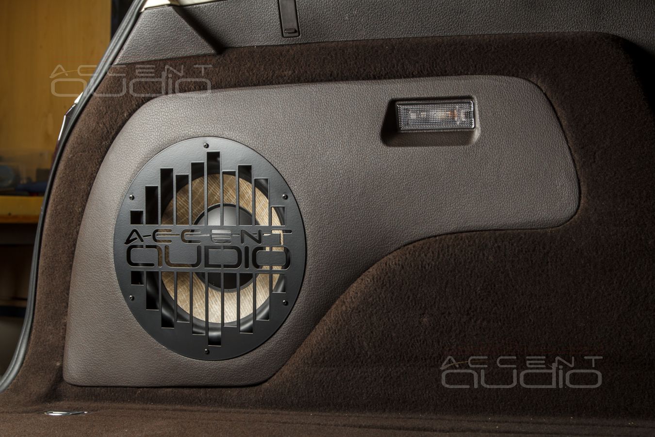 Update 2023: наше лучшее решение по исполнению корпуса сабвуфера для Touareg