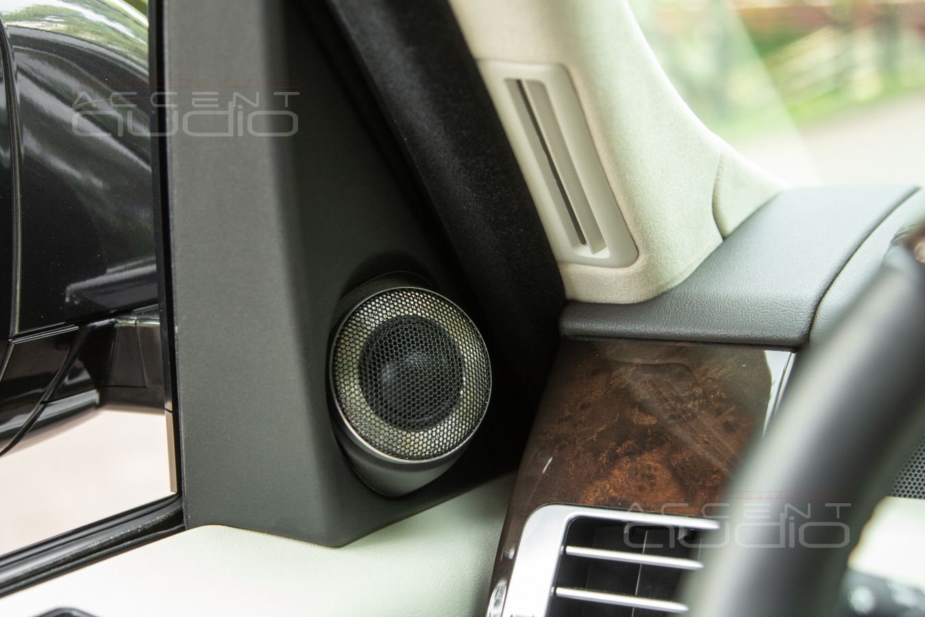 Звук вместо Meridian в Range Rover