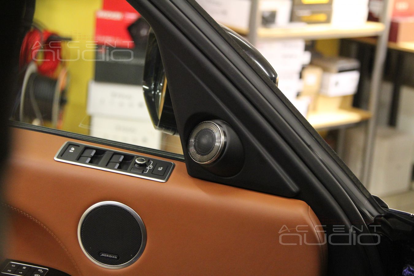 Установка твитеров Brax Matrix ML1 в Range Rover штатно !