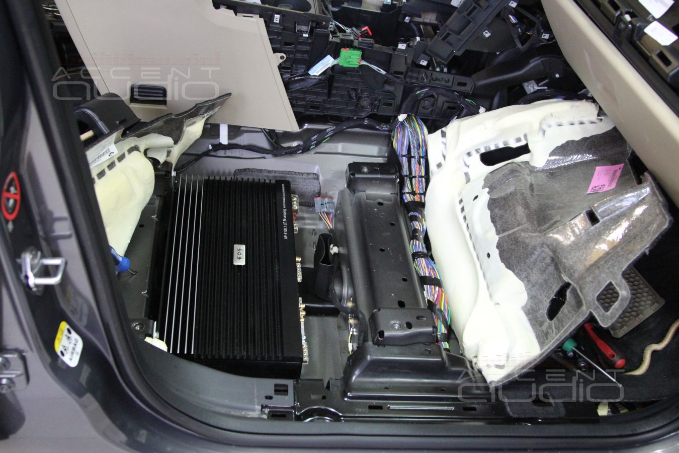 Установка усилителя и аудиопроцессора в LandRover Discovery Sport