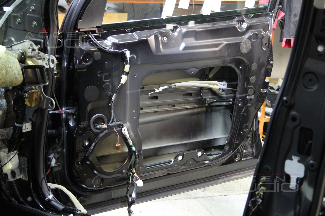 Полная шумоизоляция Nissan X-Trail