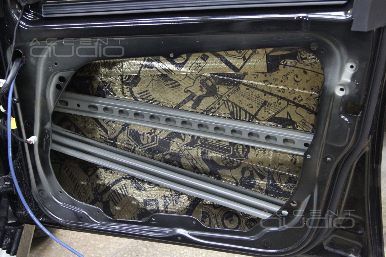 Touareg Update: Black Edition - очередная работа на машине с черным салоном