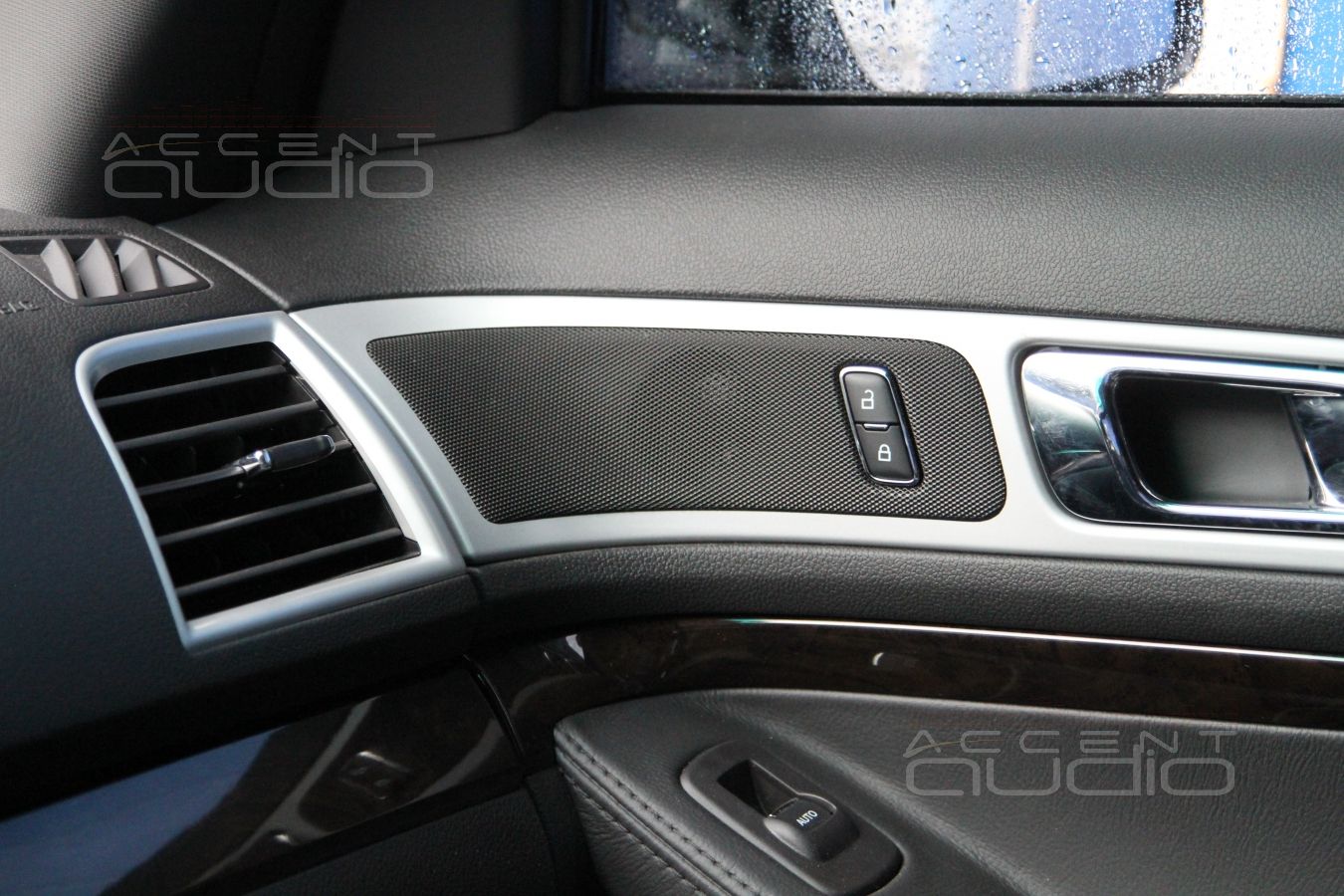 Установка акустики в Ford Explorer 2014