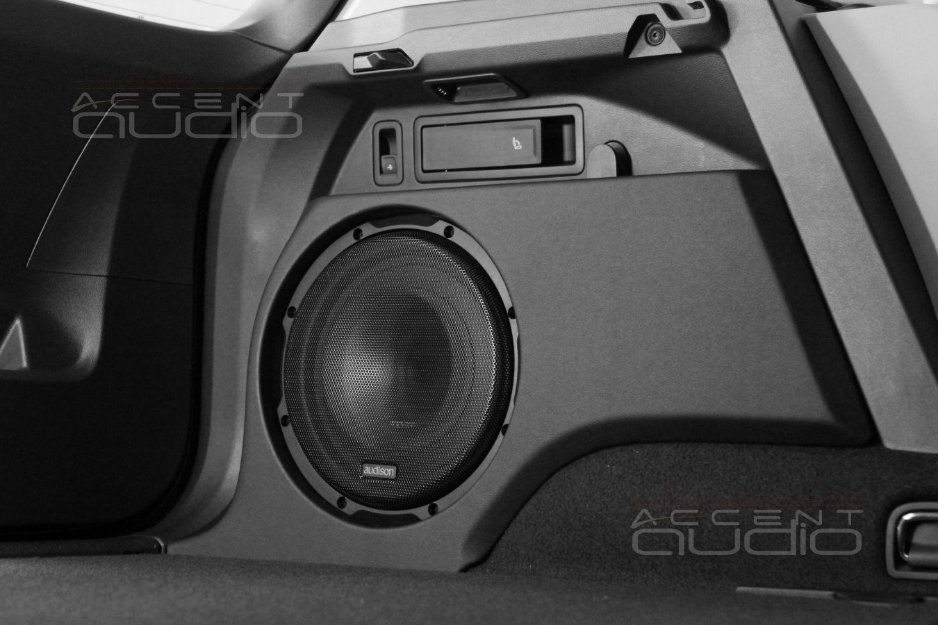 Сабвуфер-стелс – главный бас-гитарист ?