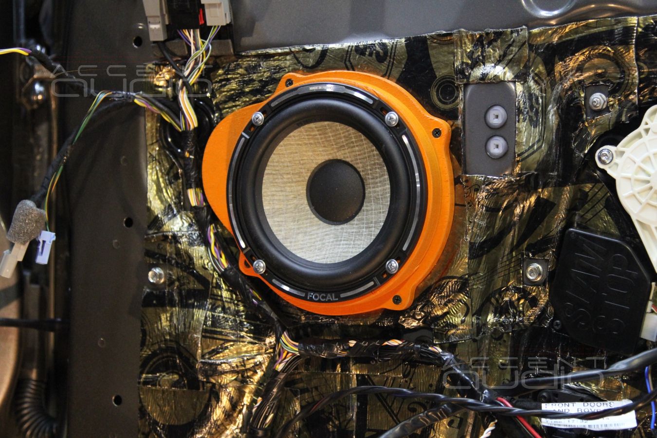 Установка акустики Focal Performance в Range Rover Discovery