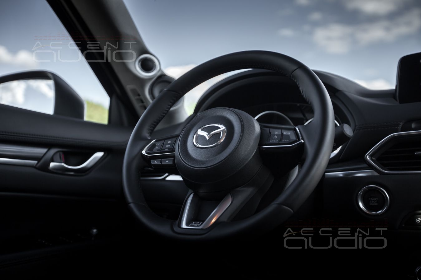 Подиумы для высокочастотных и среднечастотных излучателей и стойки Mazda CX-5