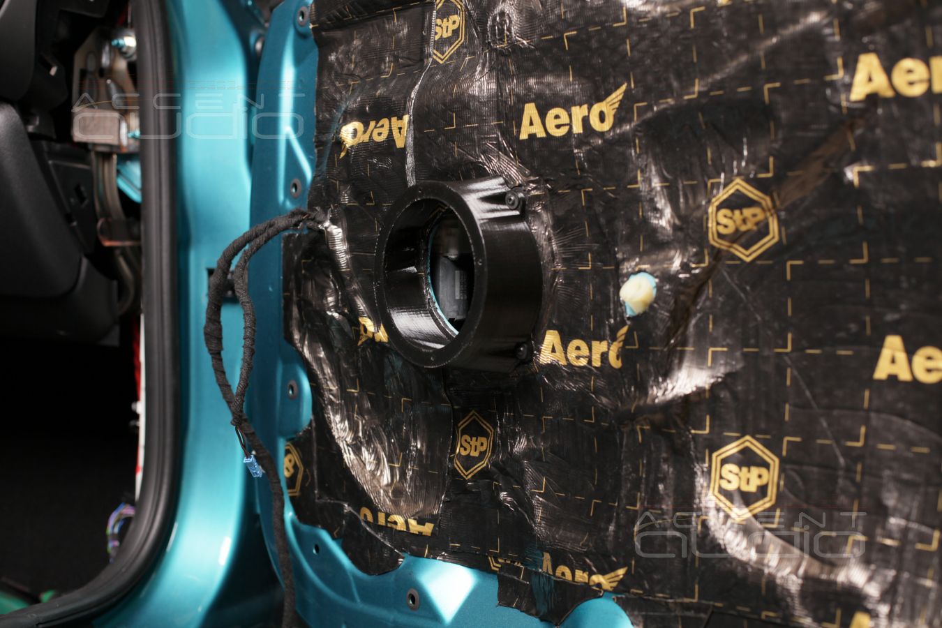 Среднечастотные динамики ScanSpeak 12W/452G00 и их оригинальная установка в Mini