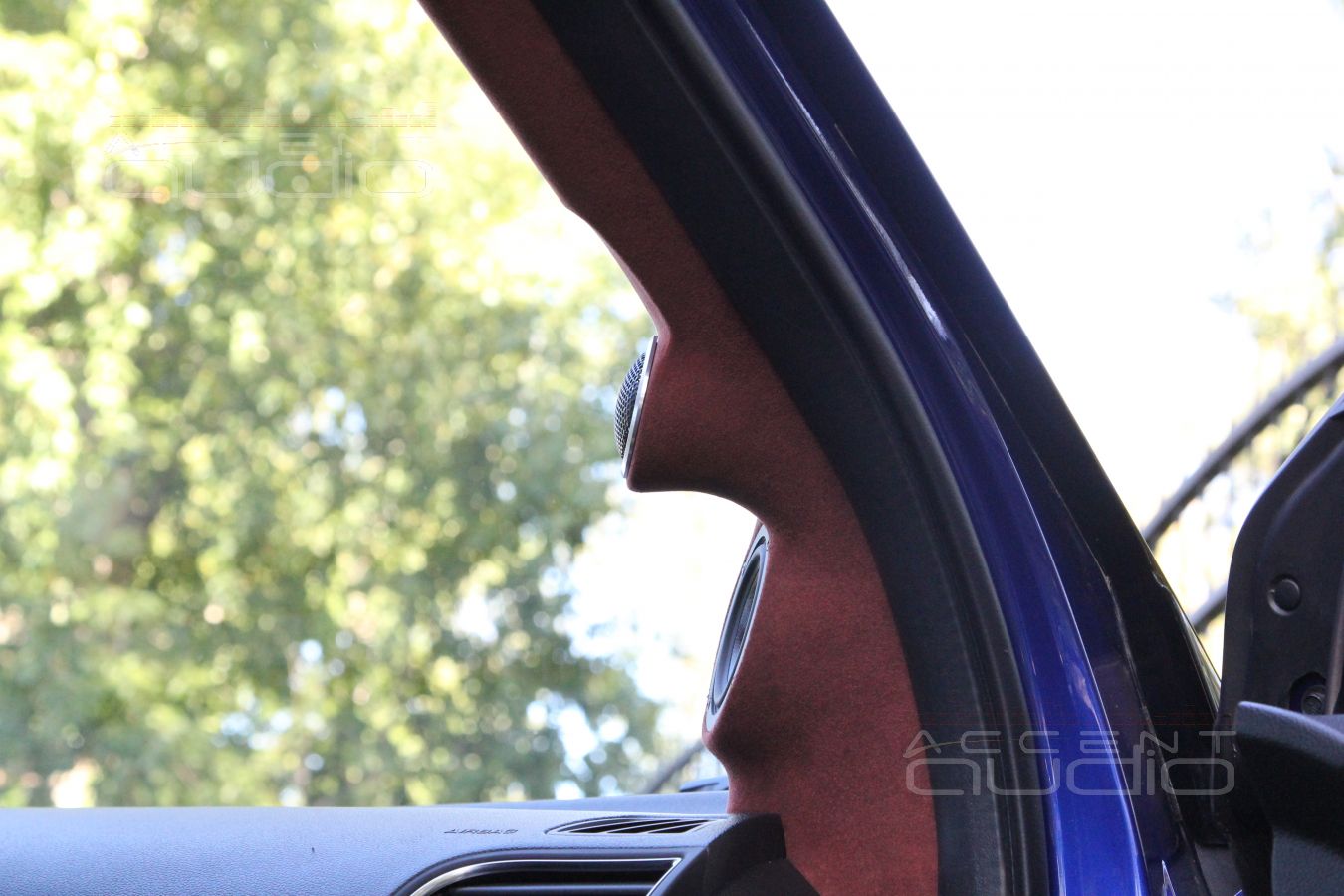 Установка СЧ-ВЧ: подиумы под твитеры и среднечастотные динамики в Ford Explorer