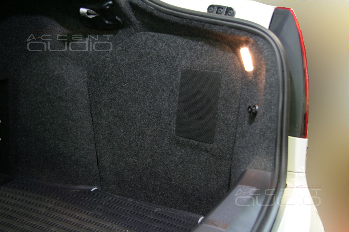 Установка усилителя и процессора в SKODA Octavia