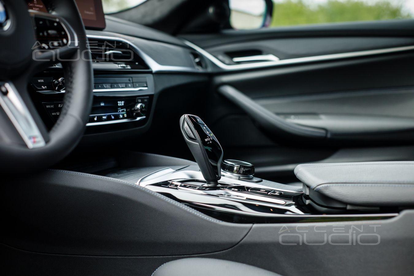 Как работает и звучит премиальная аудиосистема в новом BMW 5 серии