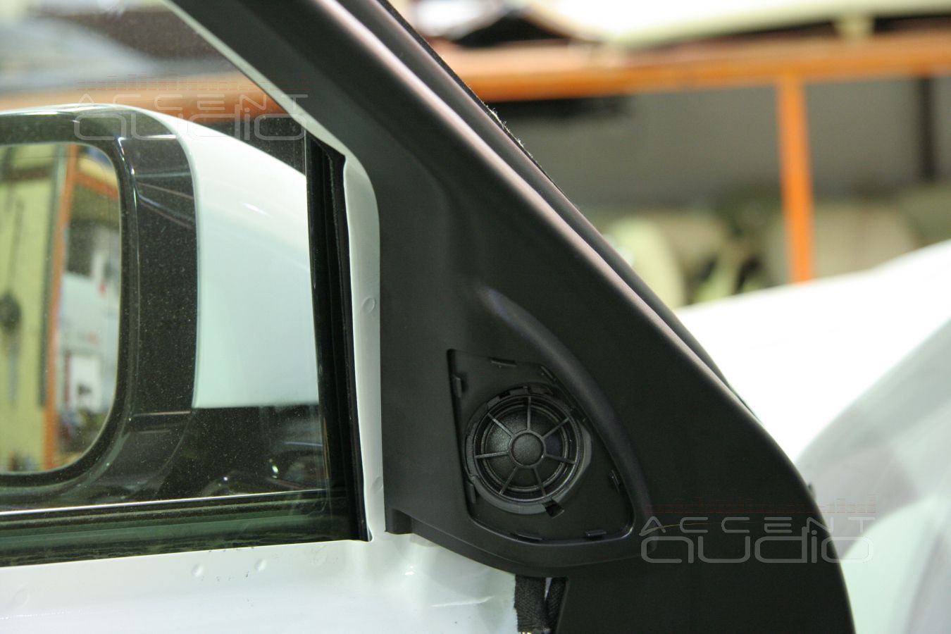 Установка акустики в Jaguar XF