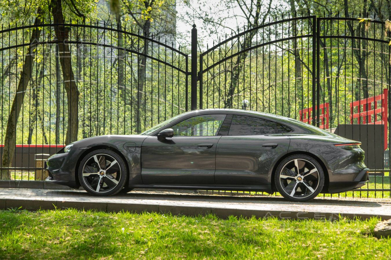 Техническое задание на построение премиальной аудиосистемы в Porsche Taycan