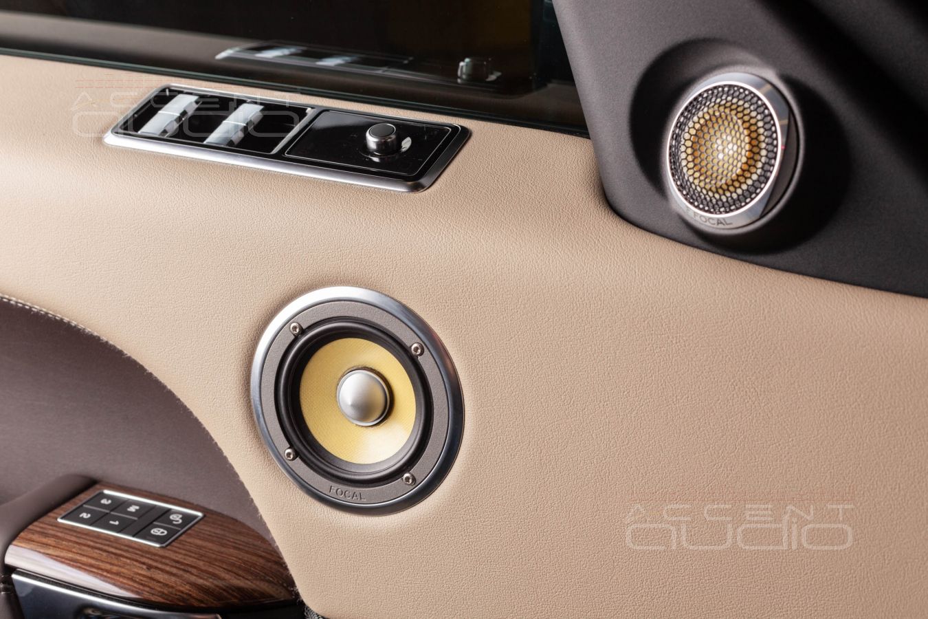 Всё желтое и модное – наружу: установка новой акустики Focal K2 Power в Range Rover Sport