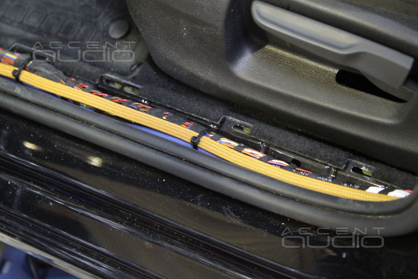 Установка усилителей и процессора в Skoda Octavia 3