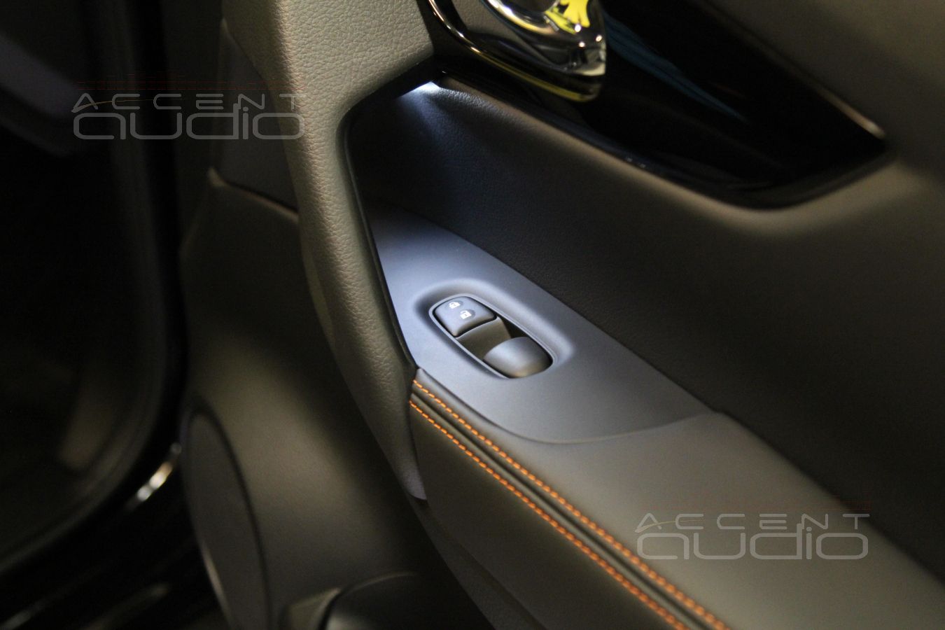 Дополнительный свет для кнопок стеклоподъемников 